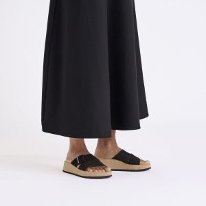 Almina Nubuck Leather – Black